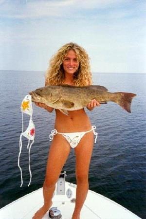 diverse cu fete sexy - women-fishing-gag-grouper-beauty.jpg
